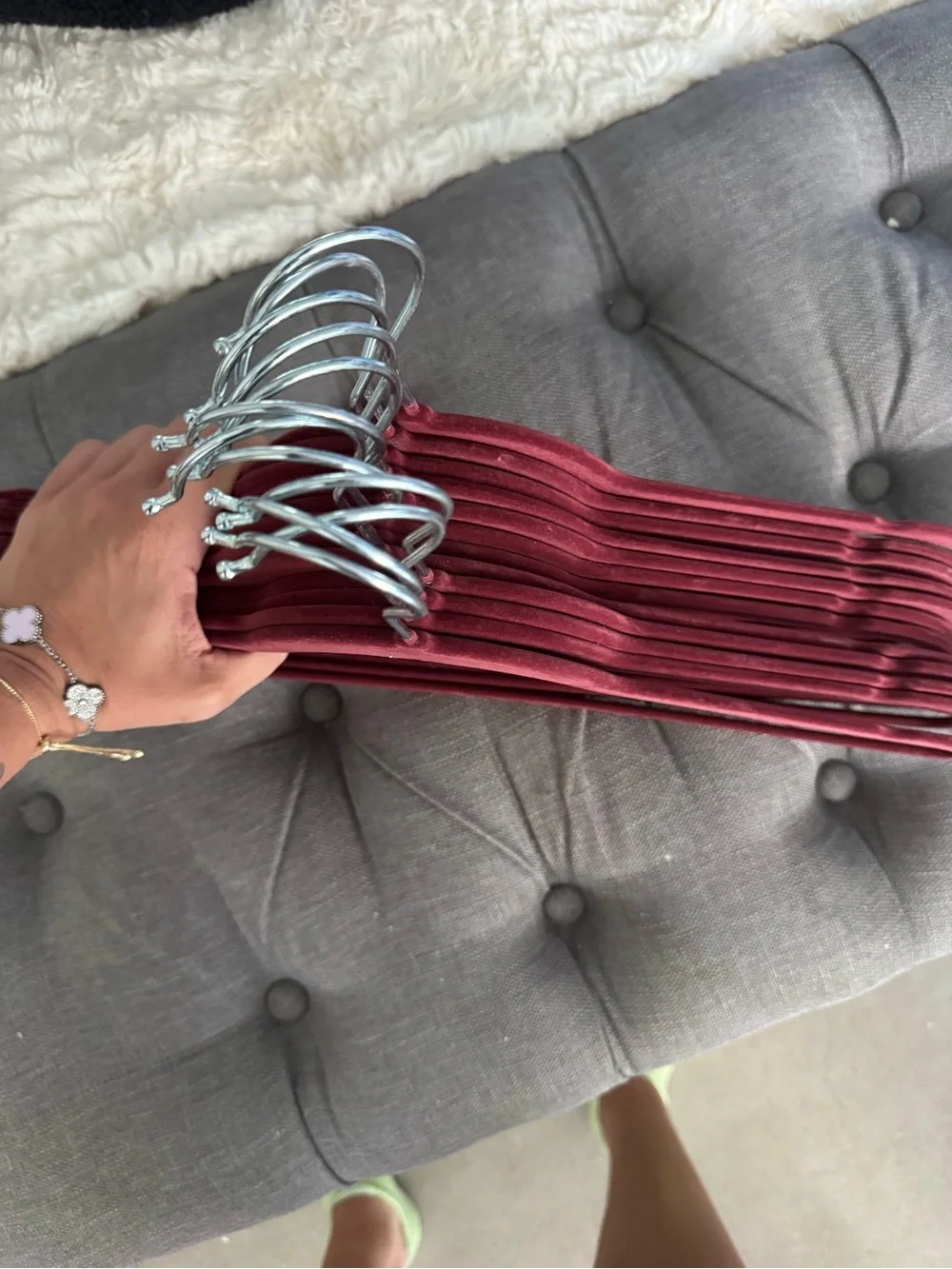 Velvet Non-Slip Clothes Hangers - Burgundy (Set)